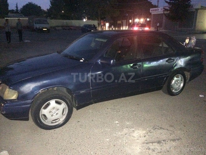 Mercedes C 180 1993, 299,000 km - 1.8 л - Bakı