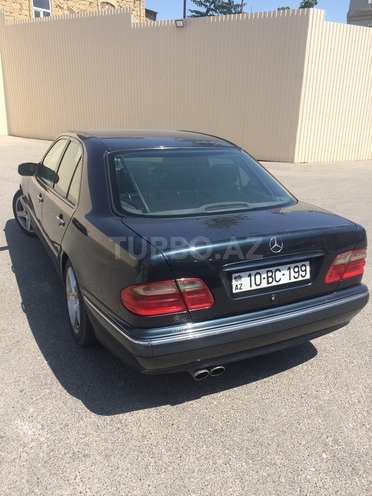 Mercedes E 200 2001, 228,000 km - 2.0 l - Bakı