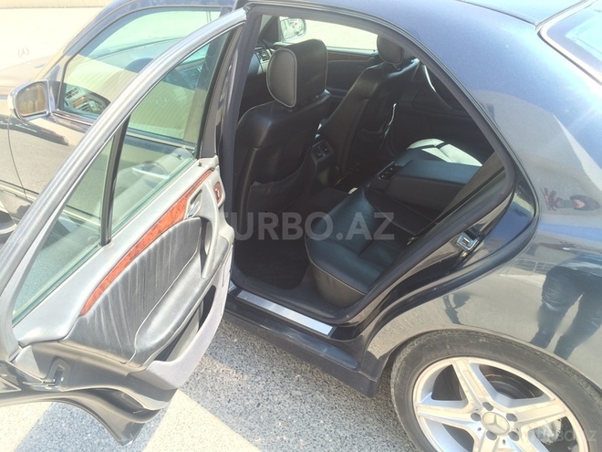 Mercedes E 200 2001, 228,000 km - 2.0 l - Bakı