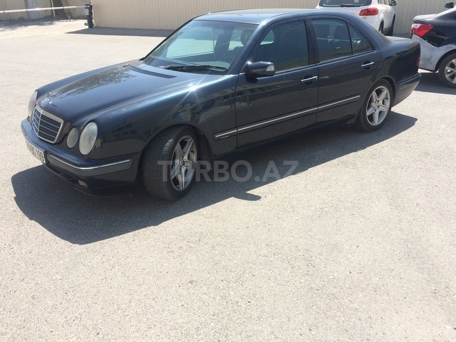 Mercedes E 200 2001, 228,000 km - 2.0 l - Bakı