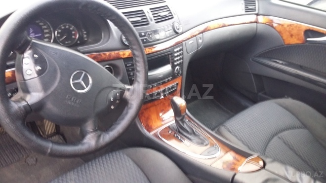 Mercedes E 240 2004, 186,000 km - 2.6 l - Bakı