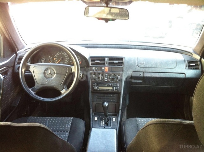 Mercedes C 220 1995, 470,000 km - 2.2 l - Bakı