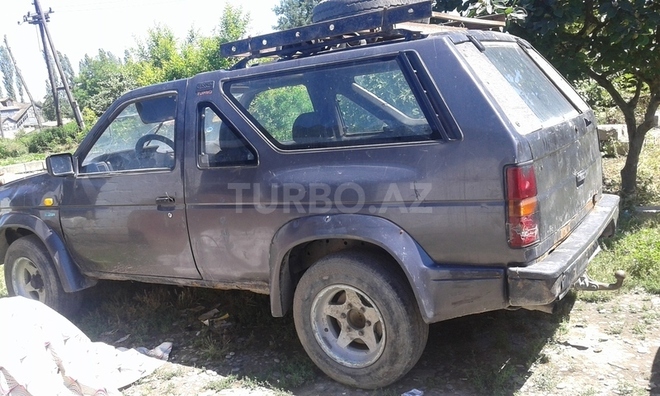 Nissan Terrano 1997, 80,000 km - 0.7 l - Xudat