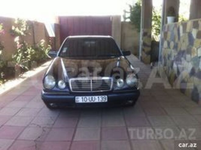 Mercedes E 240 1998, 270,000 km - 2.4 l - Sumqayıt