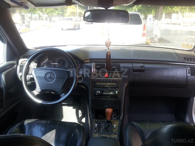 Mercedes E 300 1998, 436,490 km - 3.0 l - Sumqayıt