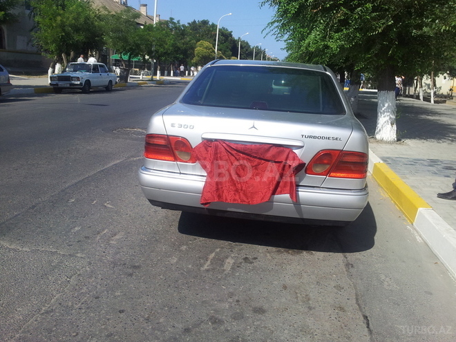 Mercedes E 300 1998, 436,490 km - 3.0 l - Sumqayıt