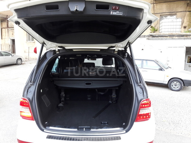 Mercedes ML 63 AMG 2010, 99,999 km - 6.2 l - Bakı