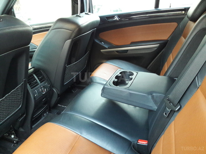 Mercedes ML 63 AMG 2010, 99,999 km - 6.2 l - Bakı