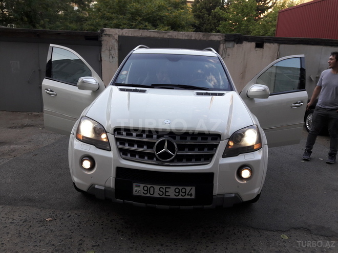 Mercedes ML 63 AMG 2010, 99,999 km - 6.2 l - Bakı