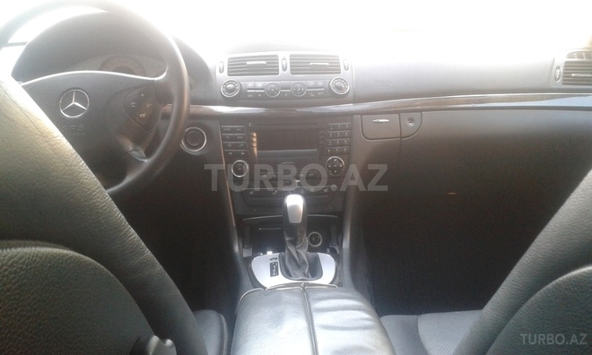 Mercedes E 220 2004, 260,000 km - 0.3 l - Bakı