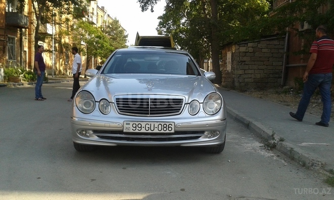 Mercedes E 220 2004, 260,000 km - 0.3 l - Bakı