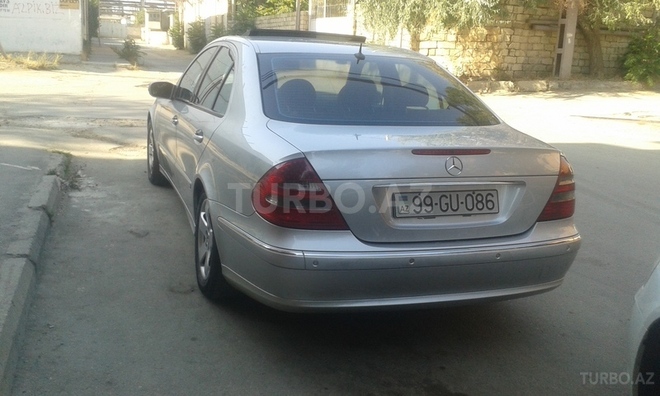 Mercedes E 220 2004, 260,000 km - 0.3 l - Bakı
