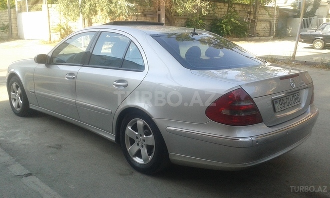 Mercedes E 220 2004, 260,000 km - 0.3 l - Bakı