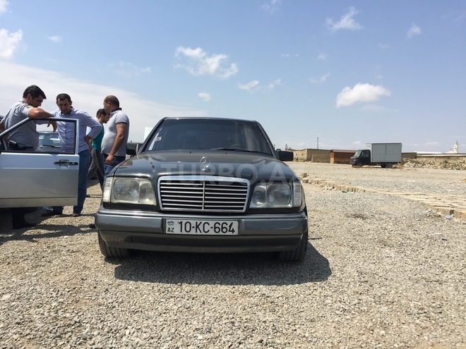 Mercedes E 220 1994, 471,000 km - 2.2 л - Bakı
