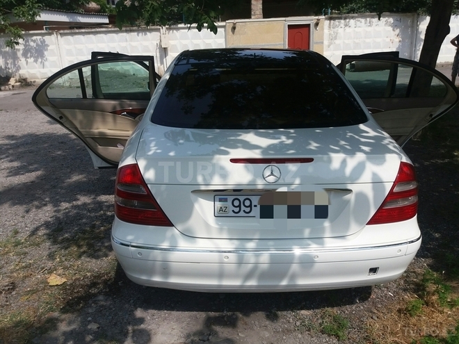 Mercedes E 240 2002, 277,000 km - 2.6 l - Bakı