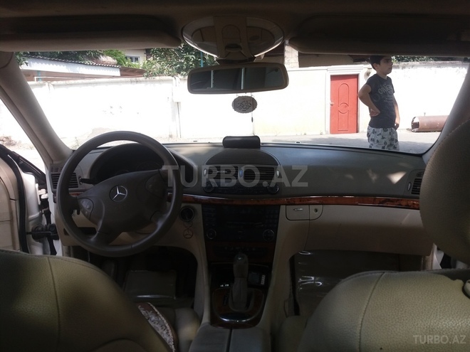 Mercedes E 240 2002, 277,000 km - 2.6 l - Bakı