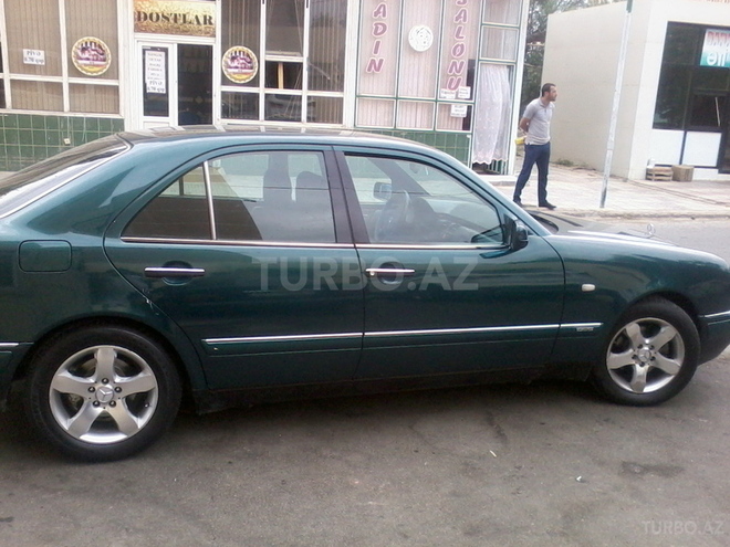 Mercedes E 230 1996, 245,000 km - 2.3 l - Bakı