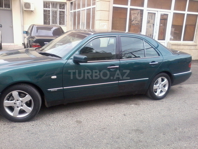 Mercedes E 230 1996, 245,000 km - 2.3 l - Bakı
