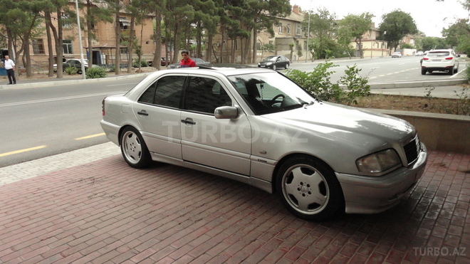 Mercedes C 240 1998, 208,000 km - 2.4 l - Bakı