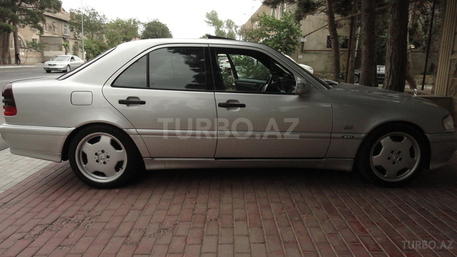 Mercedes C 240 1998, 208,000 km - 2.4 l - Bakı