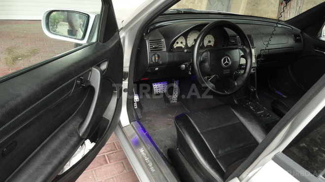 Mercedes C 240 1998, 208,000 km - 2.4 l - Bakı