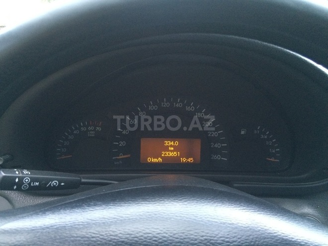 Mercedes C 200 2001, 213,000 km - 2.0 l - Bakı