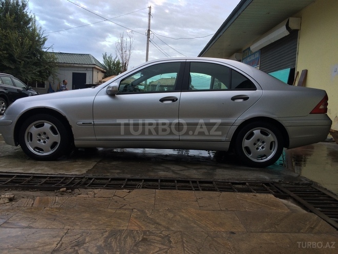 Mercedes C 200 2001, 213,000 km - 2.0 l - Bakı