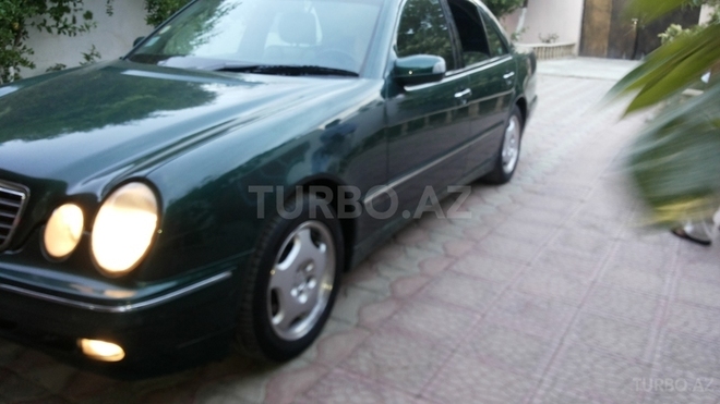 Mercedes E 220 2000, 200,000 km - 2.2 l - Bakı