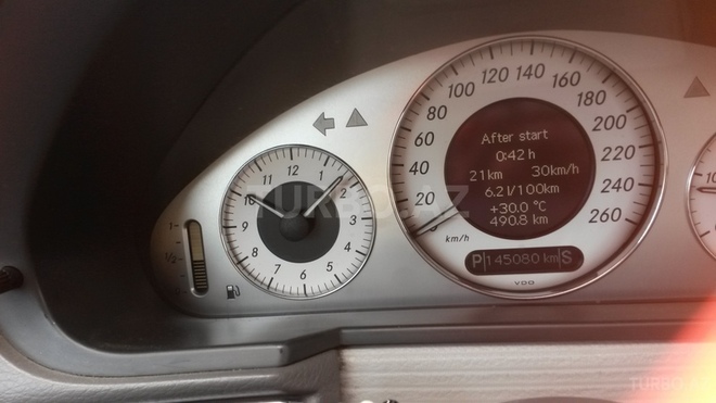 Mercedes E 270 2002, 150,123 km - 2.7 l - Bakı