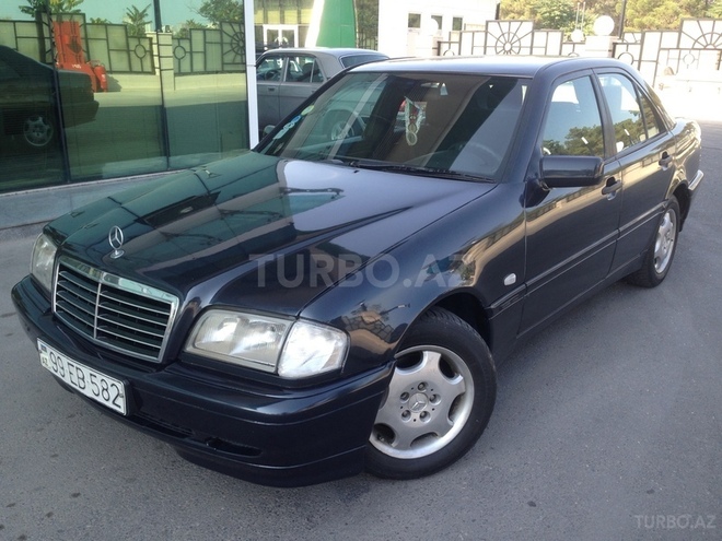 Mercedes C 220 2000, 371,000 km - 2.2 l - Bakı