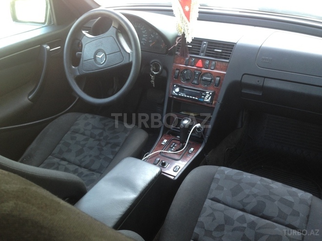 Mercedes C 220 2000, 371,000 km - 2.2 l - Bakı