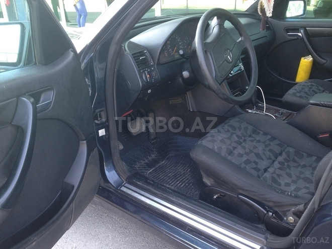 Mercedes C 220 2000, 371,000 km - 2.2 l - Bakı