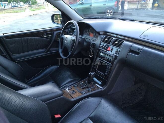 Mercedes E 240 2000, 220,000 km - 2.4 л - Bakı