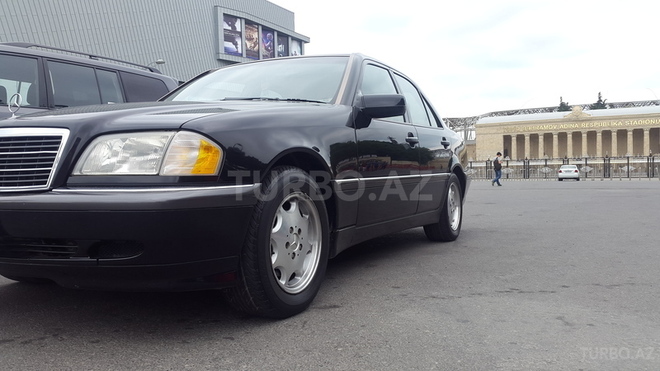 Mercedes C 230 2000, 124,500 km - 2.3 l - Bakı