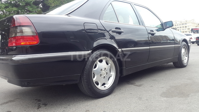 Mercedes C 230 2000, 124,500 km - 2.3 l - Bakı