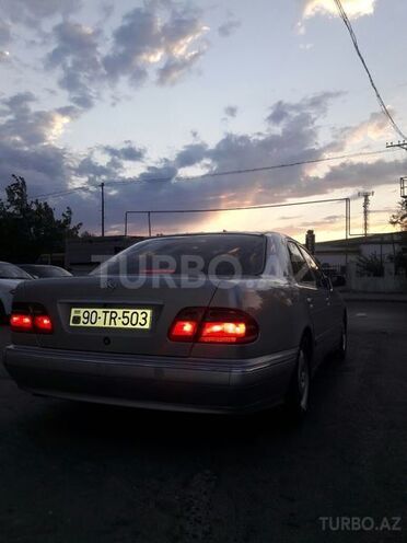 Mercedes E 220 1999, 366,337 km - 2.2 l - Bakı