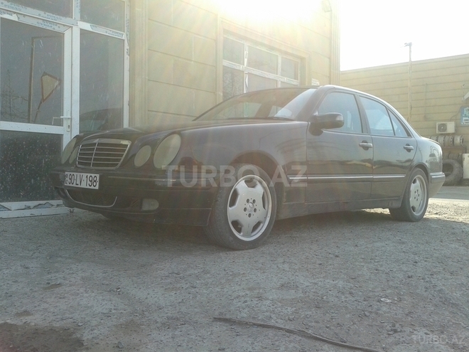 Mercedes E 270 1999, 320,000 km - 2.7 l - Bakı