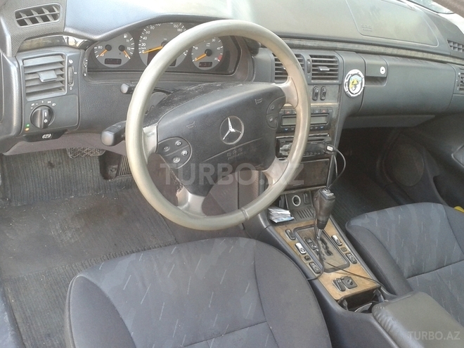 Mercedes E 270 1999, 320,000 km - 2.7 l - Bakı