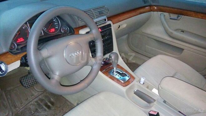Audi A4 2002, 220,000 km - 2.0 l - Bakı