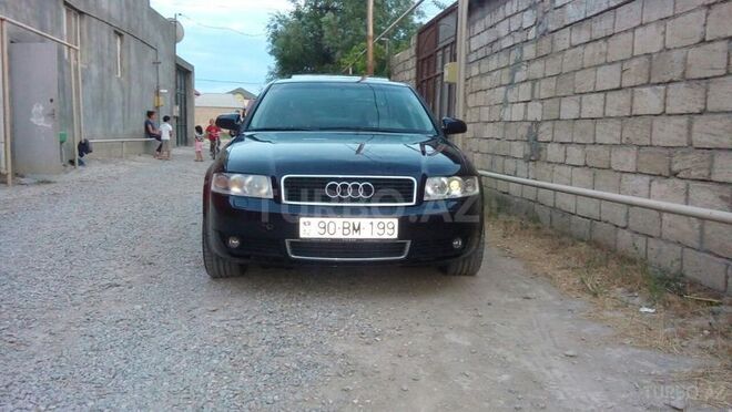 Audi A4 2002, 220,000 km - 2.0 l - Bakı
