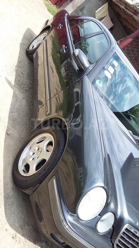 Mercedes E 220 2002, 213,000 km - 2.2 l - Masallı