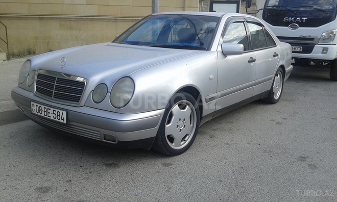 Mercedes E 200 1998, 200,000 km - 2.0 l - Bakı