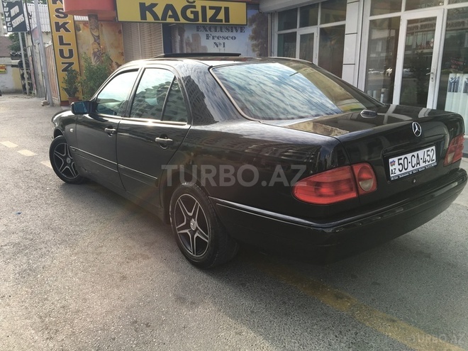 Mercedes E 230 1997, 170,000 km - 2.3 л - Bakı