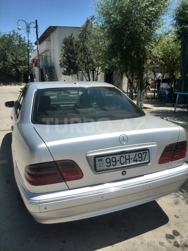 Mercedes E 220 2000, 225,000 km - 2.2 l - Sumqayıt