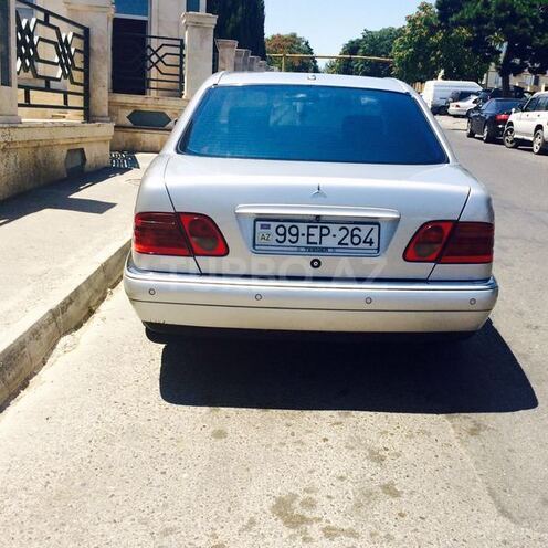 Mercedes E 220 1999, 222,000 km - 2.2 л - Bakı