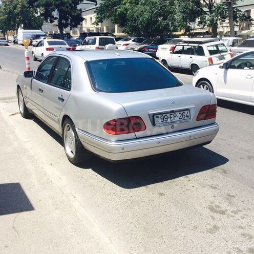 Mercedes E 220 1999, 222,000 km - 2.2 л - Bakı