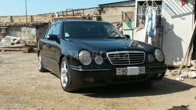 Mercedes E 240 2001, 320,255 km - 2.6 л - Sumqayıt
