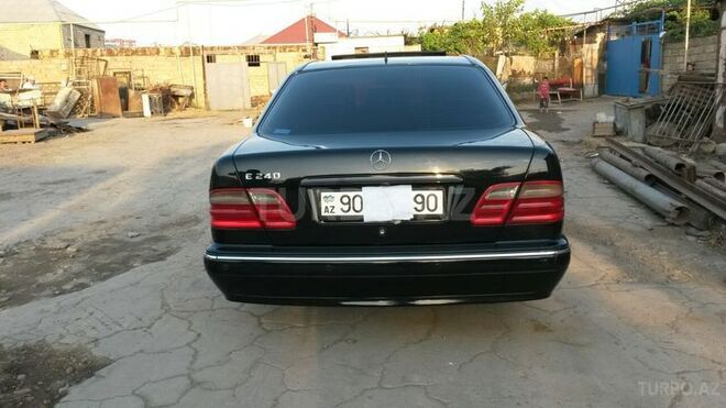 Mercedes E 240 2001, 320,255 km - 2.6 л - Sumqayıt
