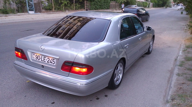 Mercedes E 220 2000, 340,000 km - 2.2 l - Bakı