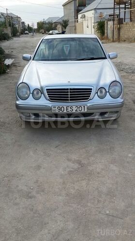 Mercedes E 240 2000, 140,500 km - 2.6 l - Bakı